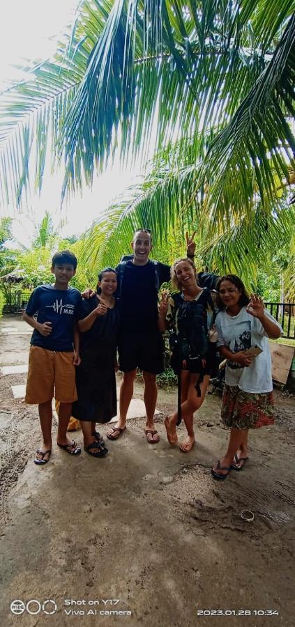 Raja Ampat Sandy Guest House Saonek エクステリア 写真